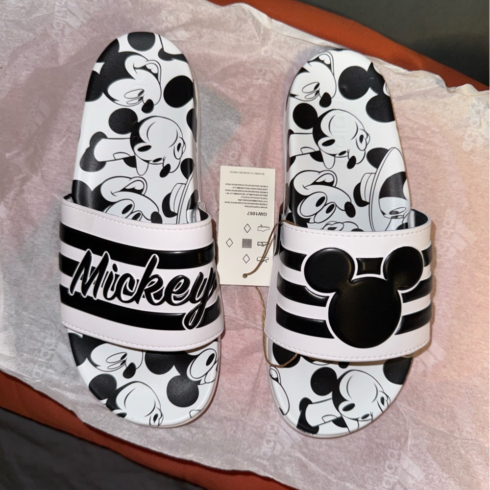 NWT- Adidas x Disney Adilette Comfort Comfort Slide GW1057 - Picture 2 of 12